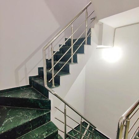 فاراناسي Kohinoor Guest House المظهر الخارجي الصورة