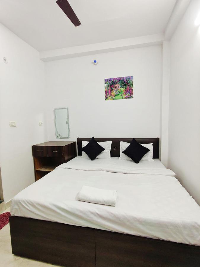 فاراناسي Kohinoor Guest House المظهر الخارجي الصورة