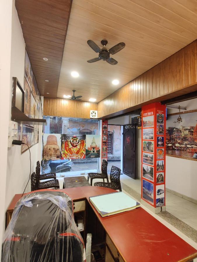 فاراناسي Kohinoor Guest House المظهر الخارجي الصورة